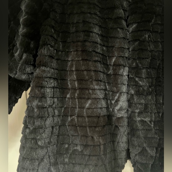 NWT Calvin Klein dresses black faux fur jacket - size Large - Picture 5 of 7
